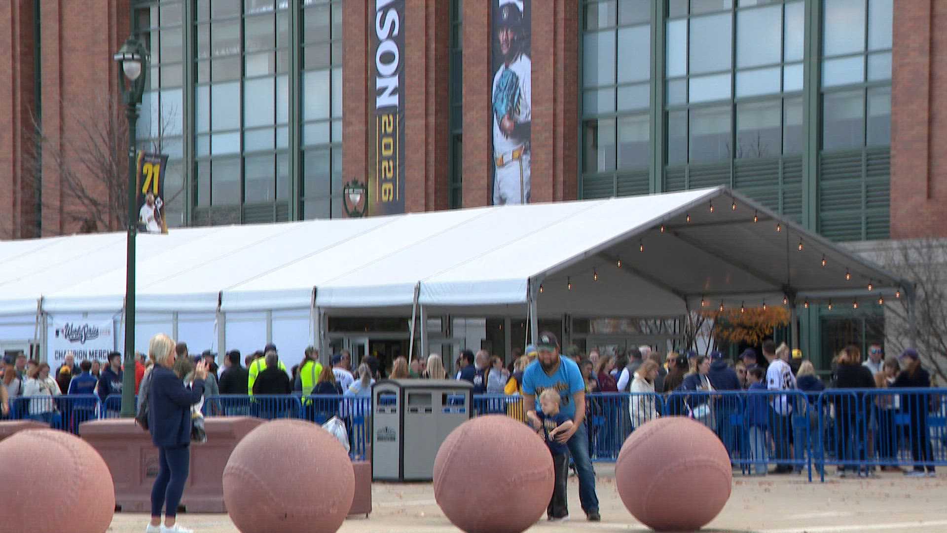 Brewers fans rush to buy World Series merchandise after historic win — Delafield Business news