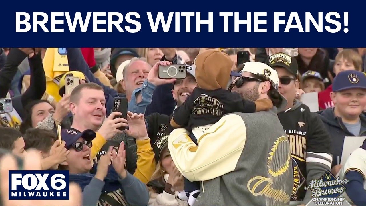 Brewers Championship Parade: Fans get up-close moments with team — Delafield Sports news